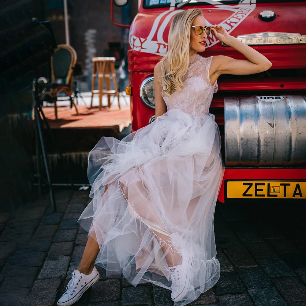 Robe de mariée de princesse en Tulle et dentelle, sans manches, avec dos en trou de serrures, sur mesure, tenue de soirée de mariage plissée, style Boho