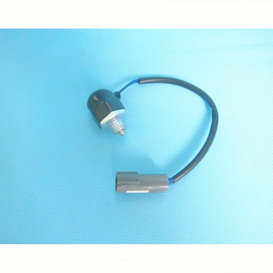 Car accessories reversing light backup lamp switch F5E1-17-640 for Mazda 323 protege BJ 1998-2005 Premacy  Mazda 3 2003-2012