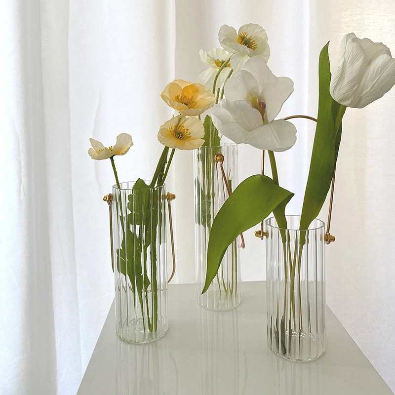 

INS Korea Flower Arrangement Metal Portable Vertical Glass Small Vase Lamp Luxury Modern Home Furnishing Soft Decoration Vase