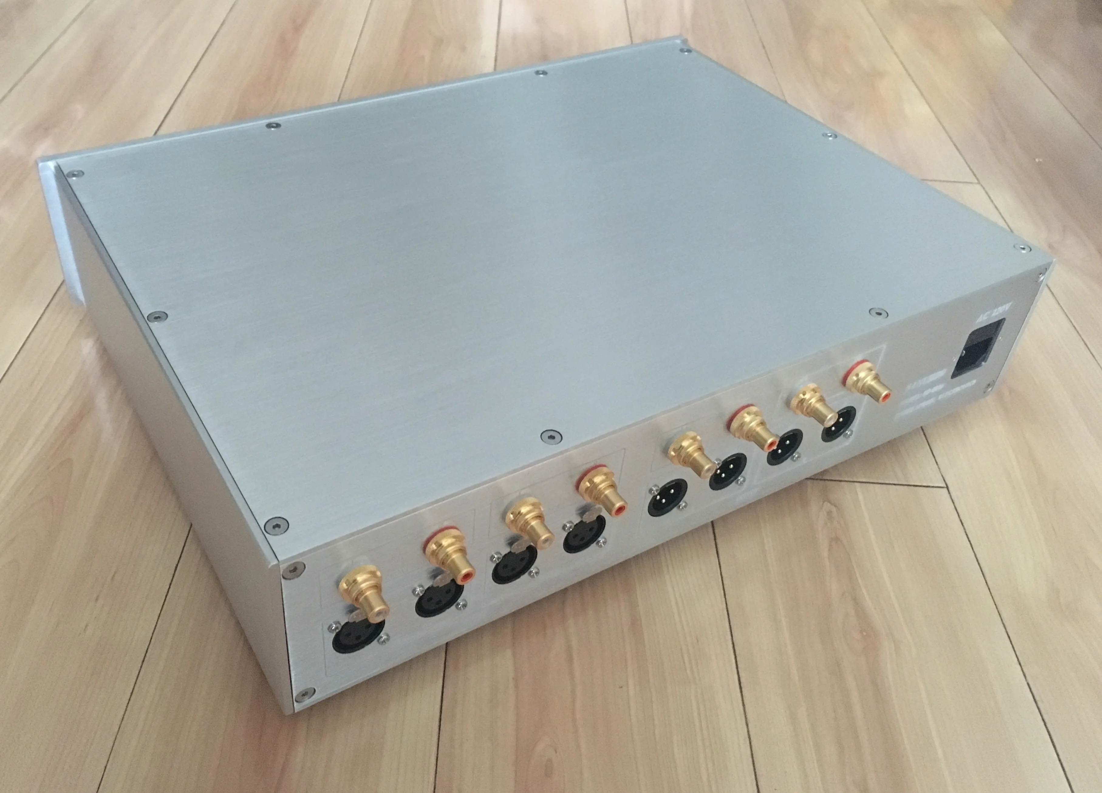 New fully balanced front stage JFET four-tube front stage Remote control front stage SC-980A LED large screen display
