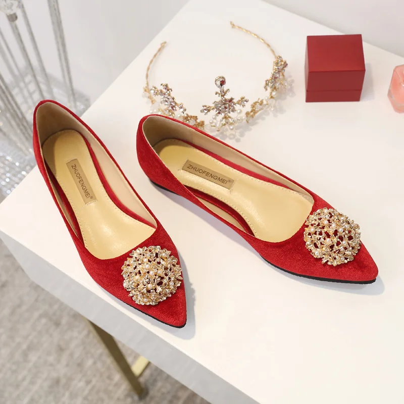 Women Wedding Shoes Chinese Red Pointed Toe Flock Leather Flat Heel Shoes Banquet Slip on Soft Sole Plus Size 41 42 43 44