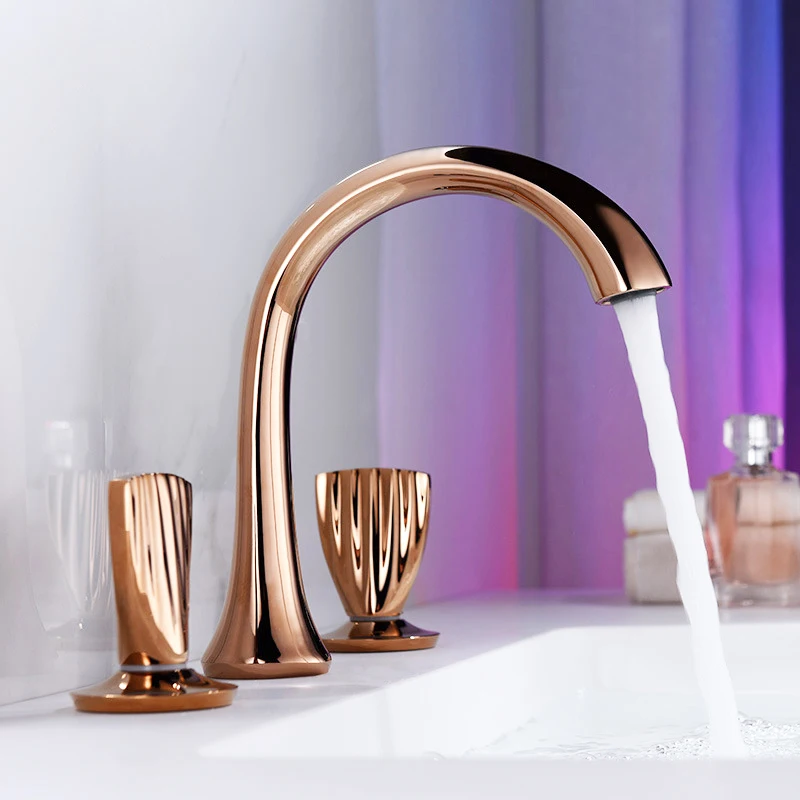 Basin Faucets Bathroom Sink Faucet Rose Gold Brass 3 Holes Double Handle Luxury Bathbasin Bathtub Taps Hot and Cold Water Mixer