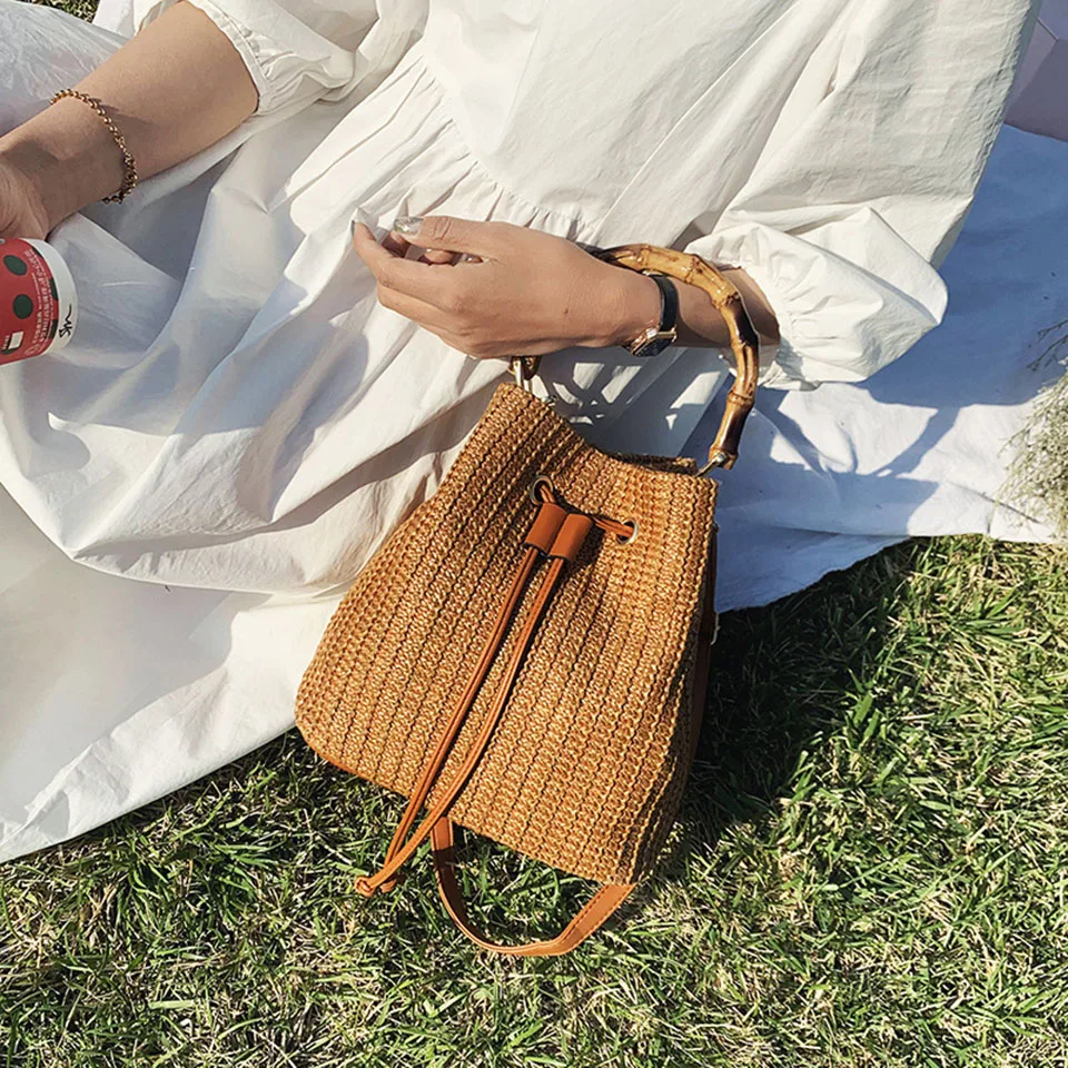 2021 New Summer Bucket Straw Bag Bamboo Handle Woven Rattan Bag Beach Female Handbag Raffia Ladies Shoulder Crossbody Bags Bolso