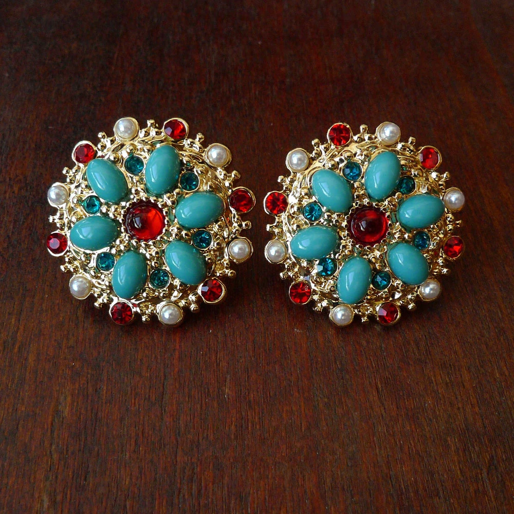 HUANZHI 2020 New Rhinestone Imitation Pearls Enamel Metal Brooch Vintage Hollow Out Flower Cloth Accessories for Women Jewelry