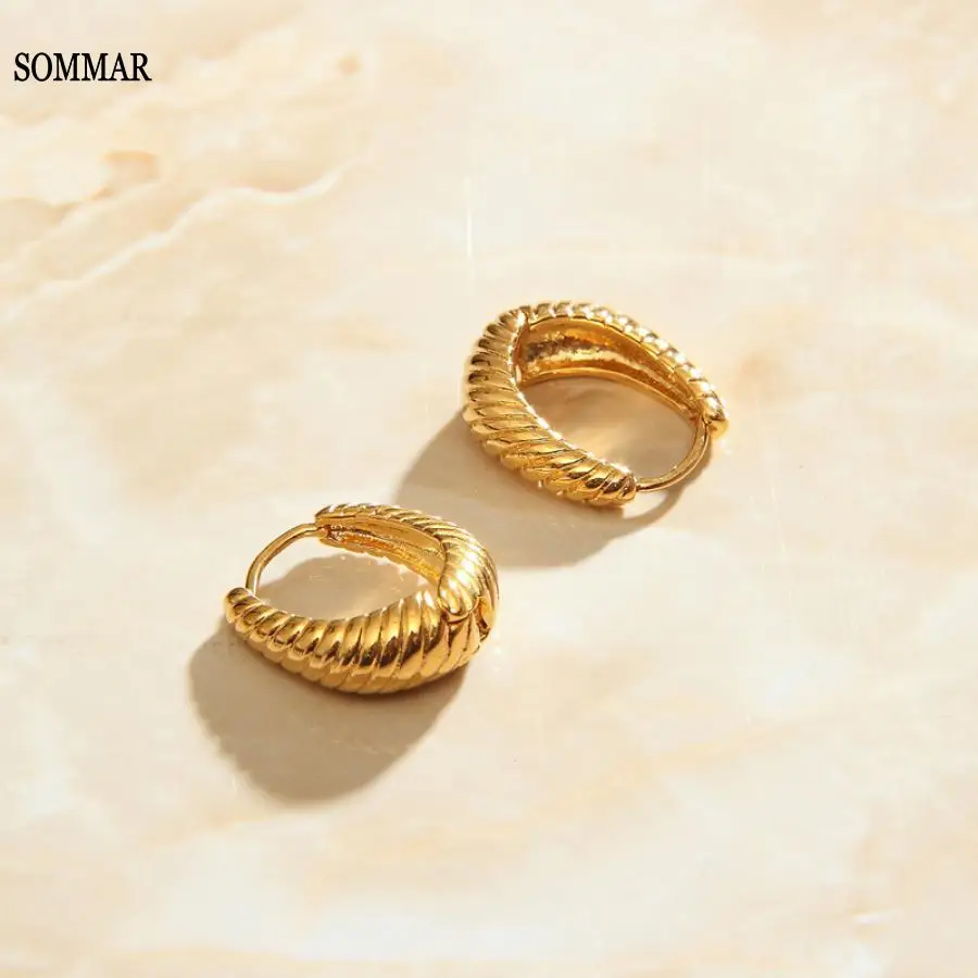 SOMMAR online shopping india PVD plating Girlfriend clip earrings Simple croissant texture women earing Gift for her