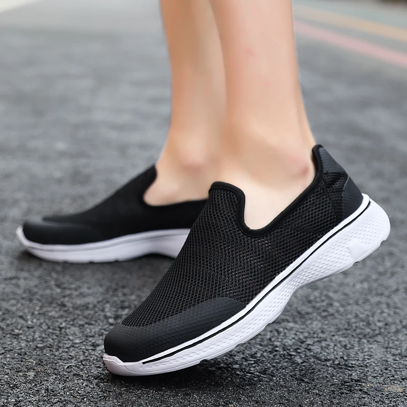 

2020 New Men Shoes Fashion Summer Casual Water Shoes Mesh Shoes Lightweight Breathable slip-on Chaussure Lazy Sneakers Plus Size