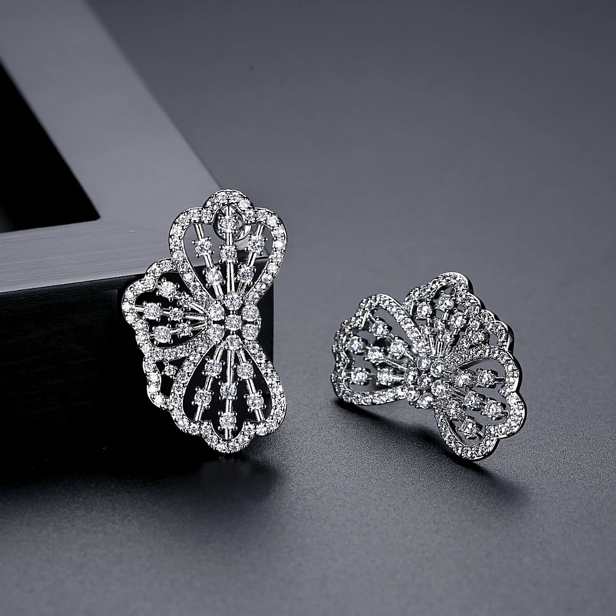 LUOTEEMI Luxury Big Clear Flower CZ Earring Cubic Zirconia Gorgeous New Trend Unique Drop Earrings for Woman Wedding Party Gift