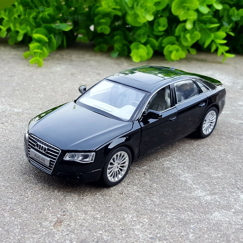 1/32 AUDI A8 Alloy Car Model Diecast & Toy Vehicle Metal Toy Car Model High Simulation Sound Light Collection Childrens Toy Gift