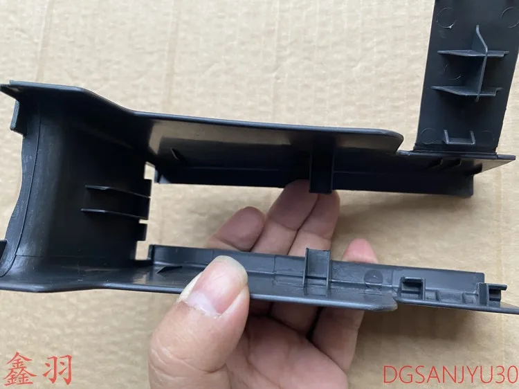 PAJERO V9397V87 COVER,FR SEAT RECLINING ADJUSTER MR657140 OEM BLACK INR.LH or RH