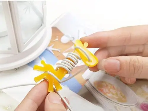Earphone Organizer Headphone Cute Cable Giraffe Economic Genuine Cartoon creative animal Organizer Pink and Yellow optional