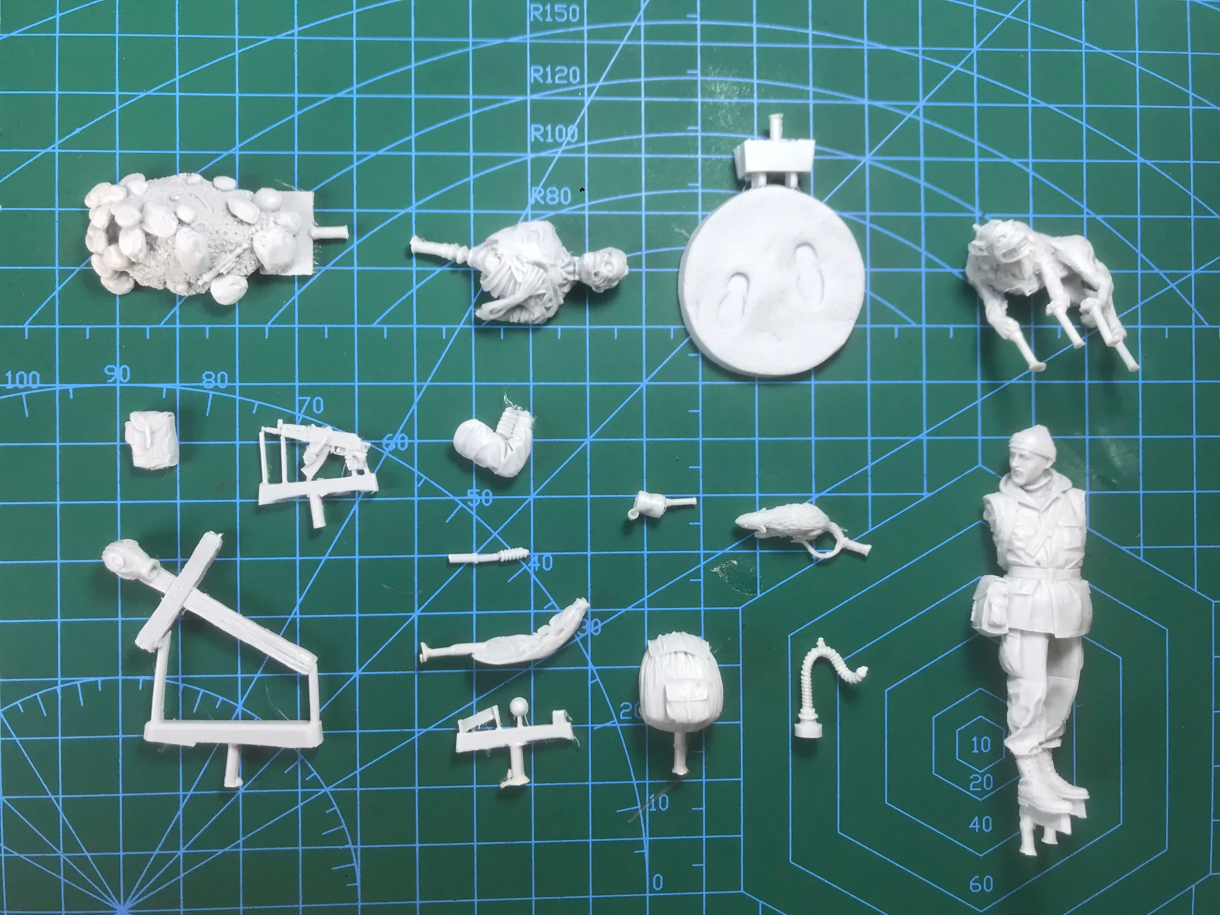 Resin Model Figure GK，Including Dogs Crosses Dead Bodies Soldiers Hillside ,  Unassembled and unpainted kit