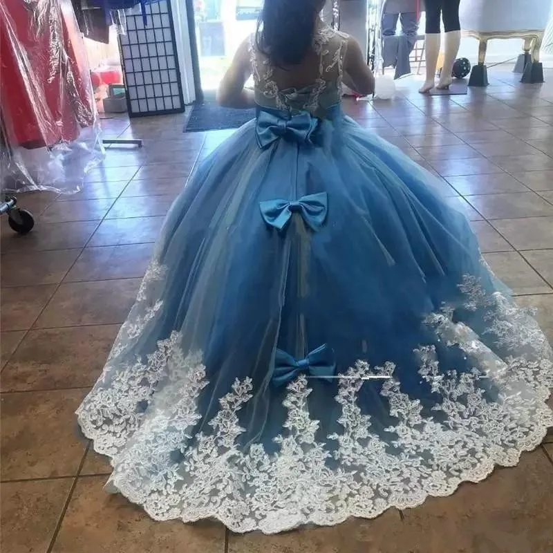 

New Adorable Flower Girl Dresses Lace Appliqued Princess Ball Gown Baby Sheer Neck With Bow Back Arabic Girl Pageant Gowns