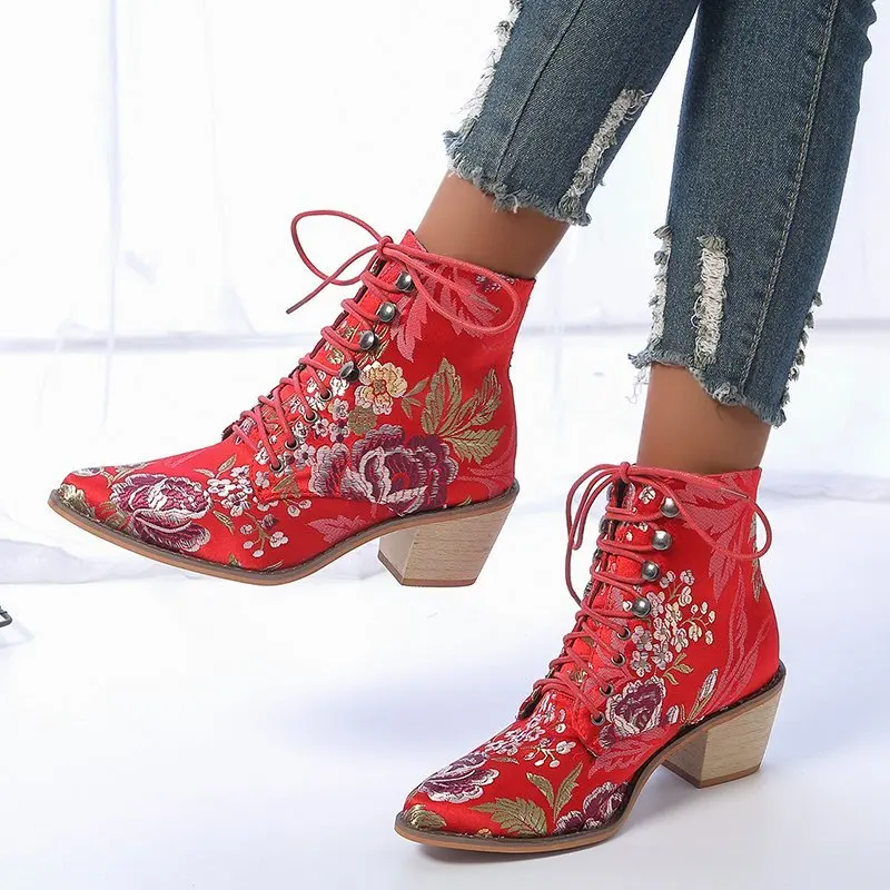 2021 Fashion Retro Women Boots Embroider Ethnic Ankle Boots Lace Up Pointed Toe Flat Heel Shoes Warm Boots Red Black Booties