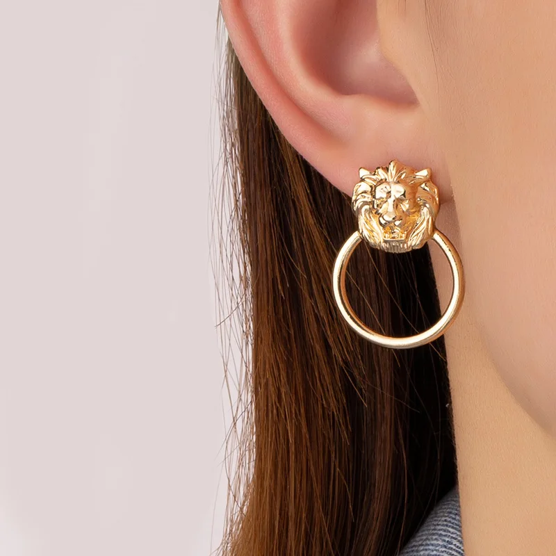 2021 New Temperament Cool Style Lion Circle Stud Earring for Girl