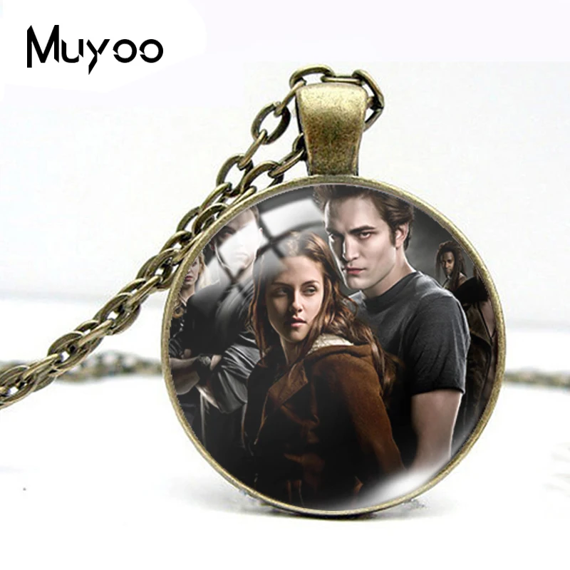 2019 New Movie Twilight Portraits Pendant Vampire Bella Necklace Round Glass Dome Pendants Jewelry HZ1