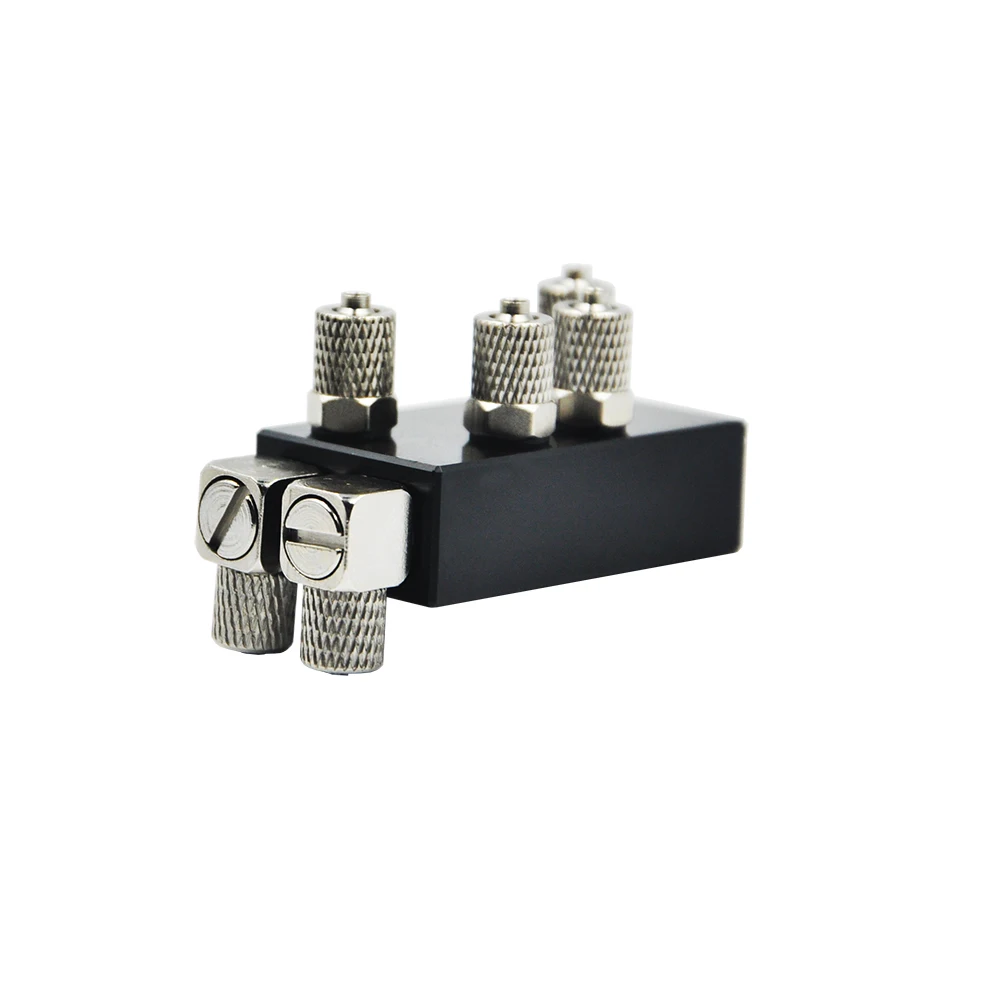 One-in Two-out hydraulic oil distributor Integral three-channel for 1/14 RC Metal Excavator Arm Part
