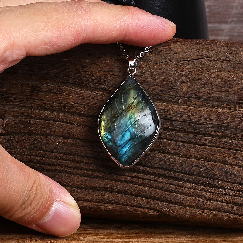 Fashion Natural Labradorite Necklaces & Pendants S Shaped Sunlight Energy Stone Female Moonstone Necklace Women Jewelry Dropship