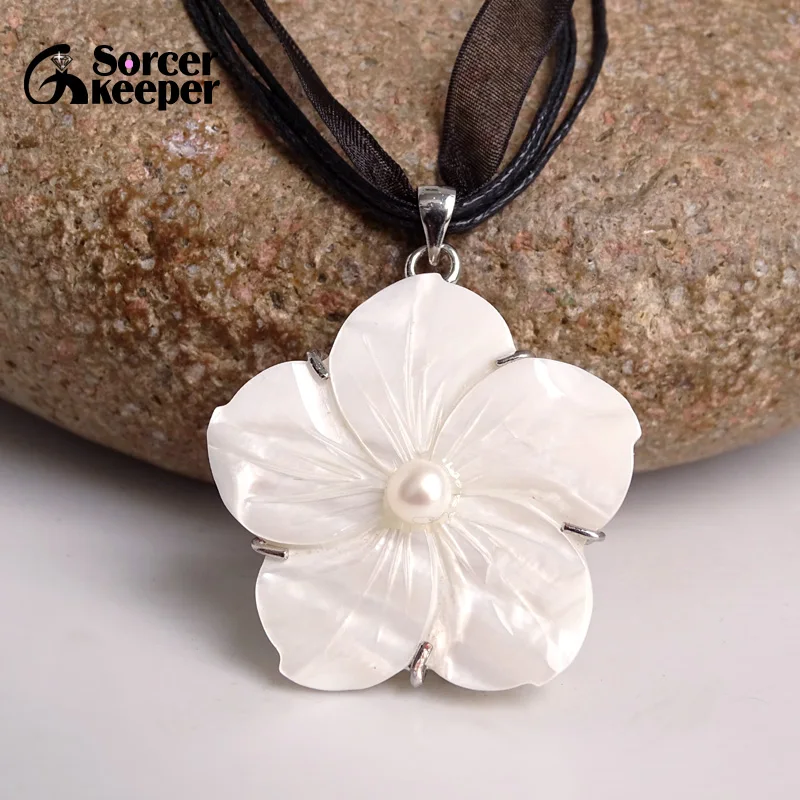 SorcerKeeper Fashion Natural Black Pearl & Hand-carved SeaShell Peach Flower Women Necklaces & Pendants Jewelry BD723