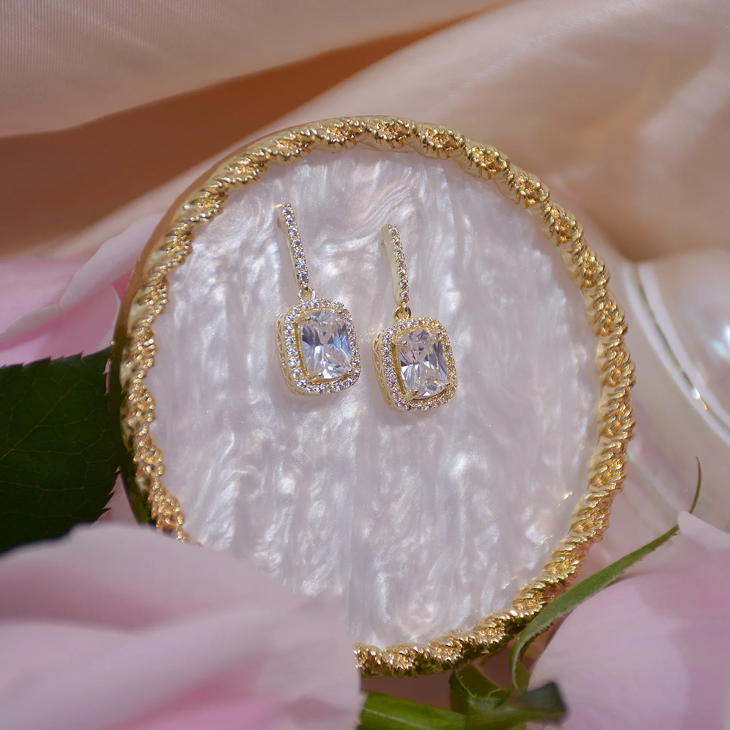 14k Real Gold Plated Fashion Jewelery Square Crystal Exquisite Simple Stud Earrings for Woman Holiday Party Elegant Earring