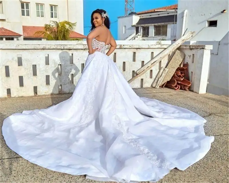 2020 African Plus Size Wedding Dress with Detachable Skirt Sweetheart Mermaid Wedding Gowns Appliqued Satin Bridal Dress