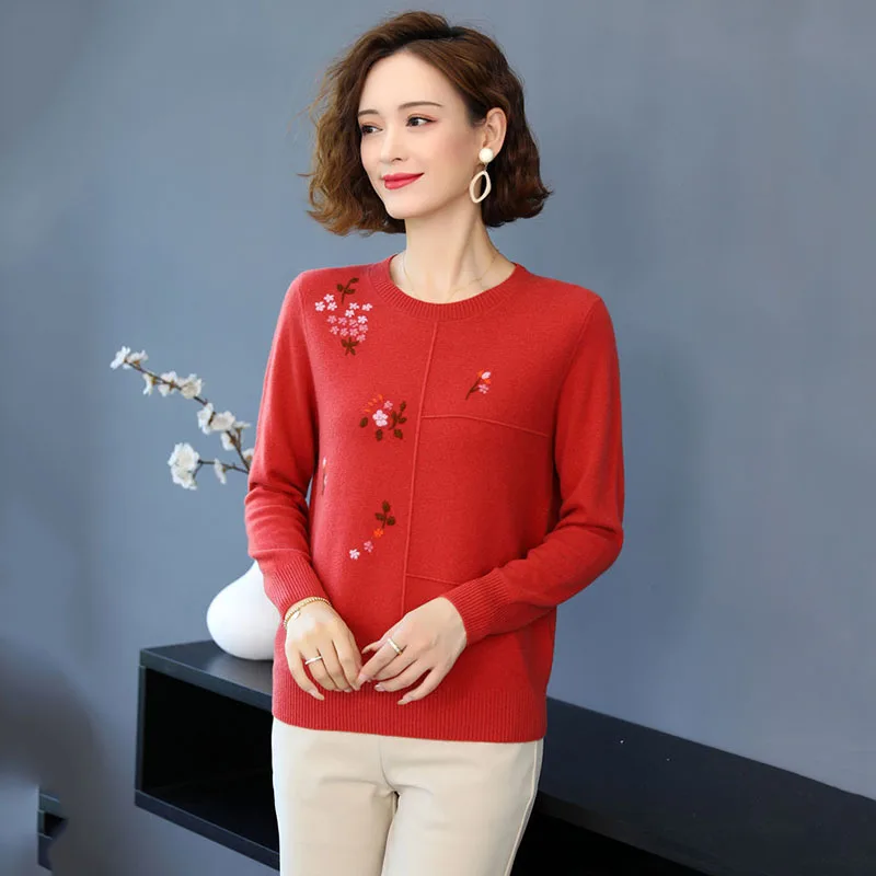 Spring Autumn New 2024 Middle-Aged Mother Knit Top Embroidered Women\'s Base Shirt Female Round Neck Sweater CoatsA32