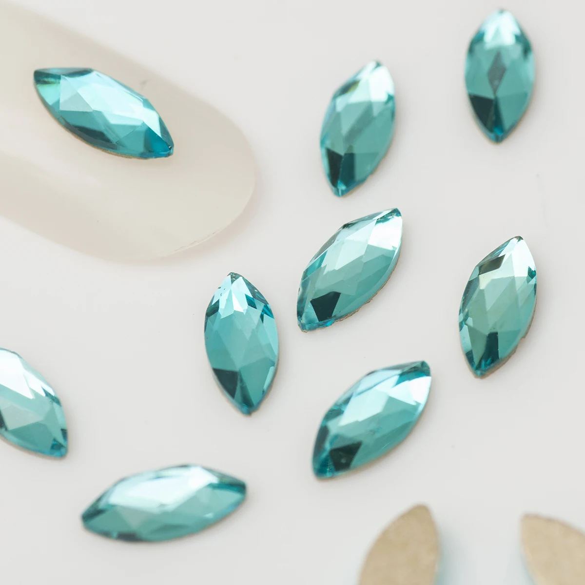 100 stücke Super Glitter Nail art Strass Pferd Augen Flatback Kleber Auf Kleid Glas Kristalle Für DIY Handwerk Tanzen Kleid – Detail 2