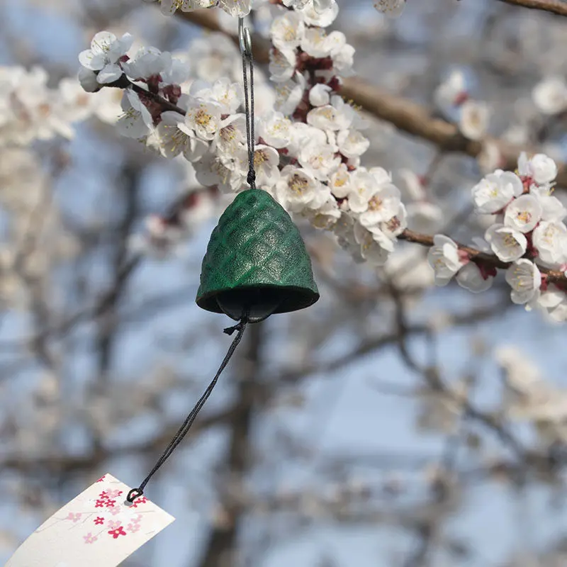 Japanese Style Cast Iron Courtyard Outdoor Wind Chime Balcony Temple Pendant and Wind Pendant Retro Iron Bell Doorbell