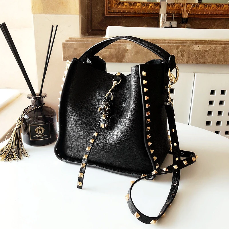 Genuine Leather Bags Women Rivet Crossbody Bags Women Causal Messenger Shoulder Bag Luxury Handbags Brands Designer Famous Bags