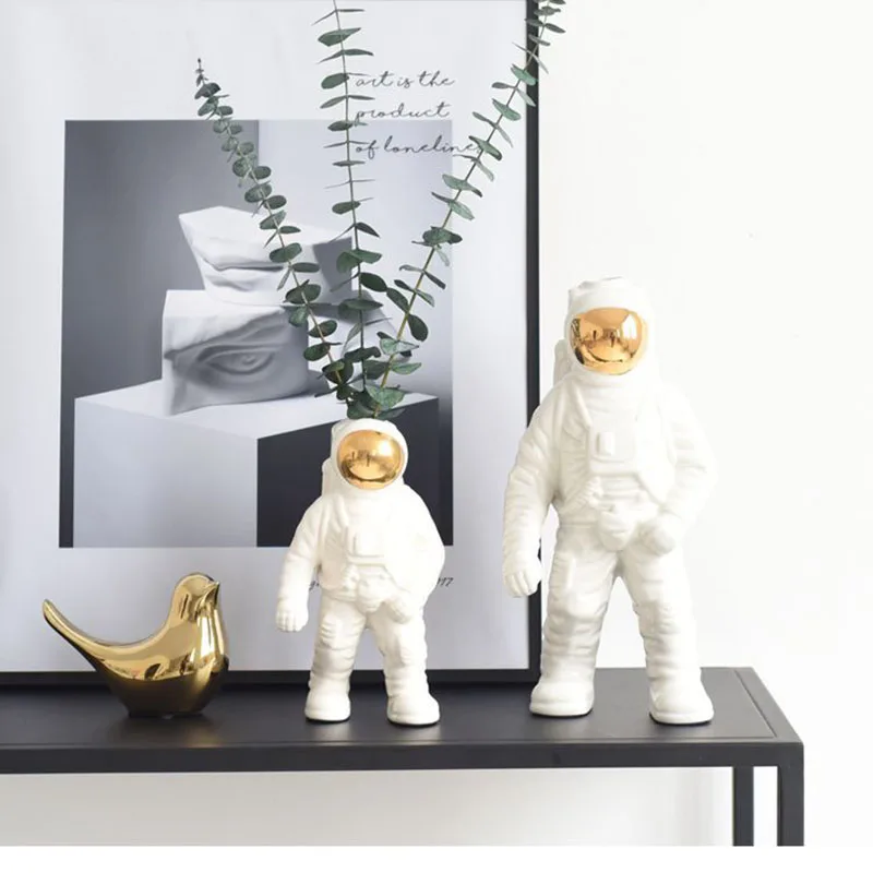 Nordic Style  Ceramic Space Man Astronaut Flower Stand Modern Guest Restaurant Home Decoration Garden Statue Spaceman Vase