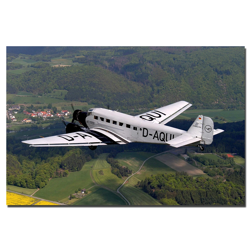ドイツの歴史的飛行機「Ju 52」をテーマにしたアートプリントの魅力