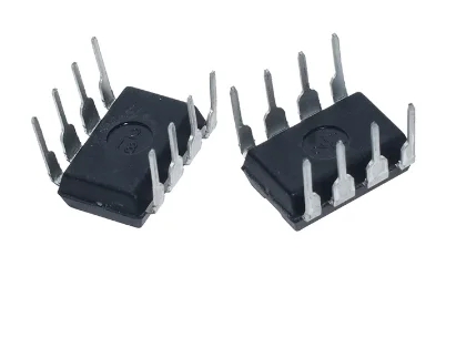 Temporizadores de precisión de buena calidad, 10-100 piezas, NE555 555 DIP-8 IC, nuevos