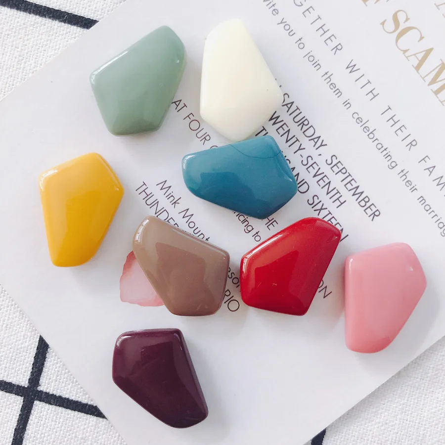 

Trendy New Solid Colors Irregular Geometry Beads Charms Ornament Accessories Acrylic Resin Plastic Beading Material 80pcs 18*25m