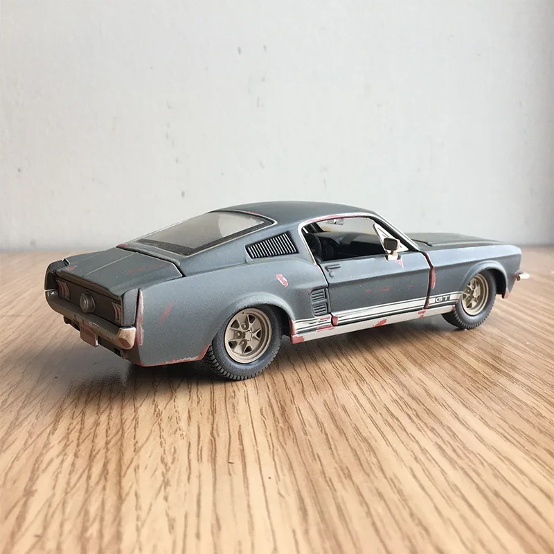 Top Quality 1967 Ford Mustang GT Car Model 1: 24 Mustang to Do the Old Model Alloy Car Model Precious Collection for Gift