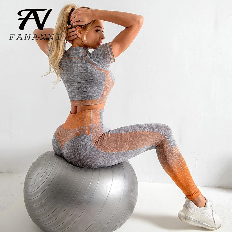 

FANANNI Explosive Seamless Yoga Clothing Suit Women'S Knitted Hip-Lifting Stretch Fitness Three-Piece Suit