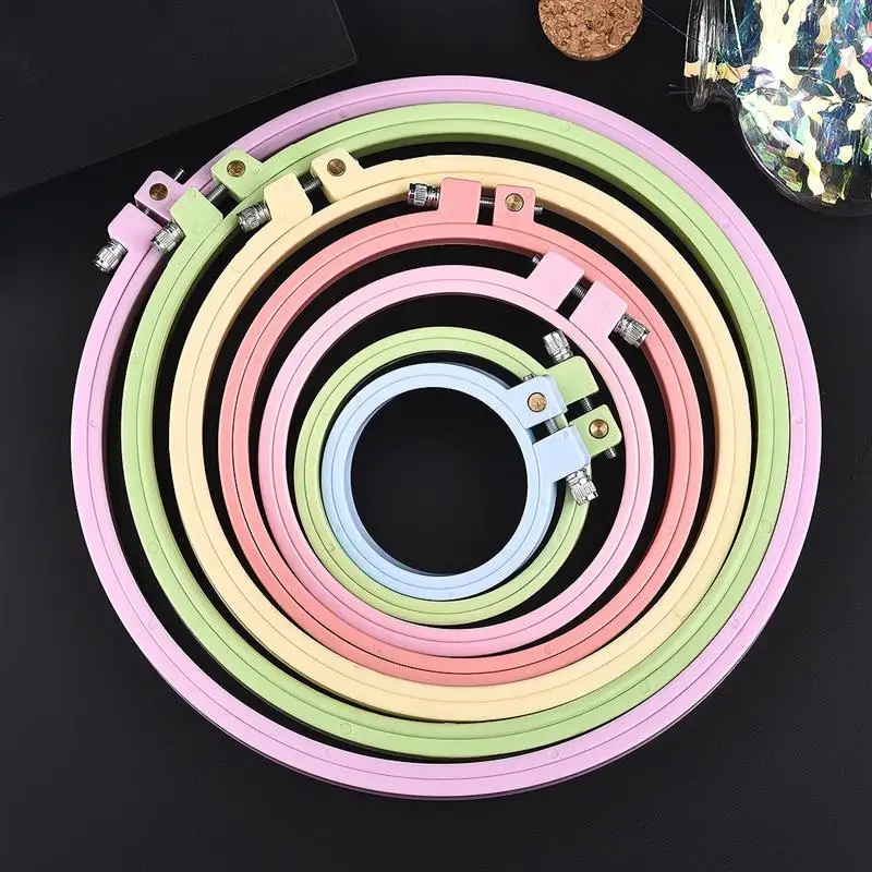 Sewing Tool Round Wooden Color Embroidery Hoops Frame Set Plastic Embroidery Hoop Rings For DIY Cross Stitch Needle Craft Tool