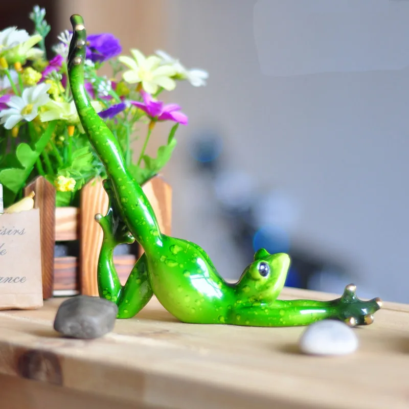 Creative Cute Resin Funny Frogs Yoga Posture Statue Room Decoration Home Office Desk Decorative Ornament Toy Gift