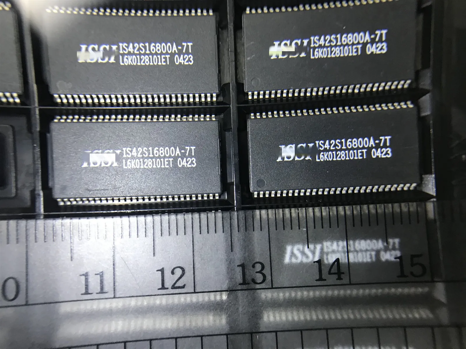 

2 шт. Φ IS42S16800A IS42S16800, электронные компоненты, чип IC