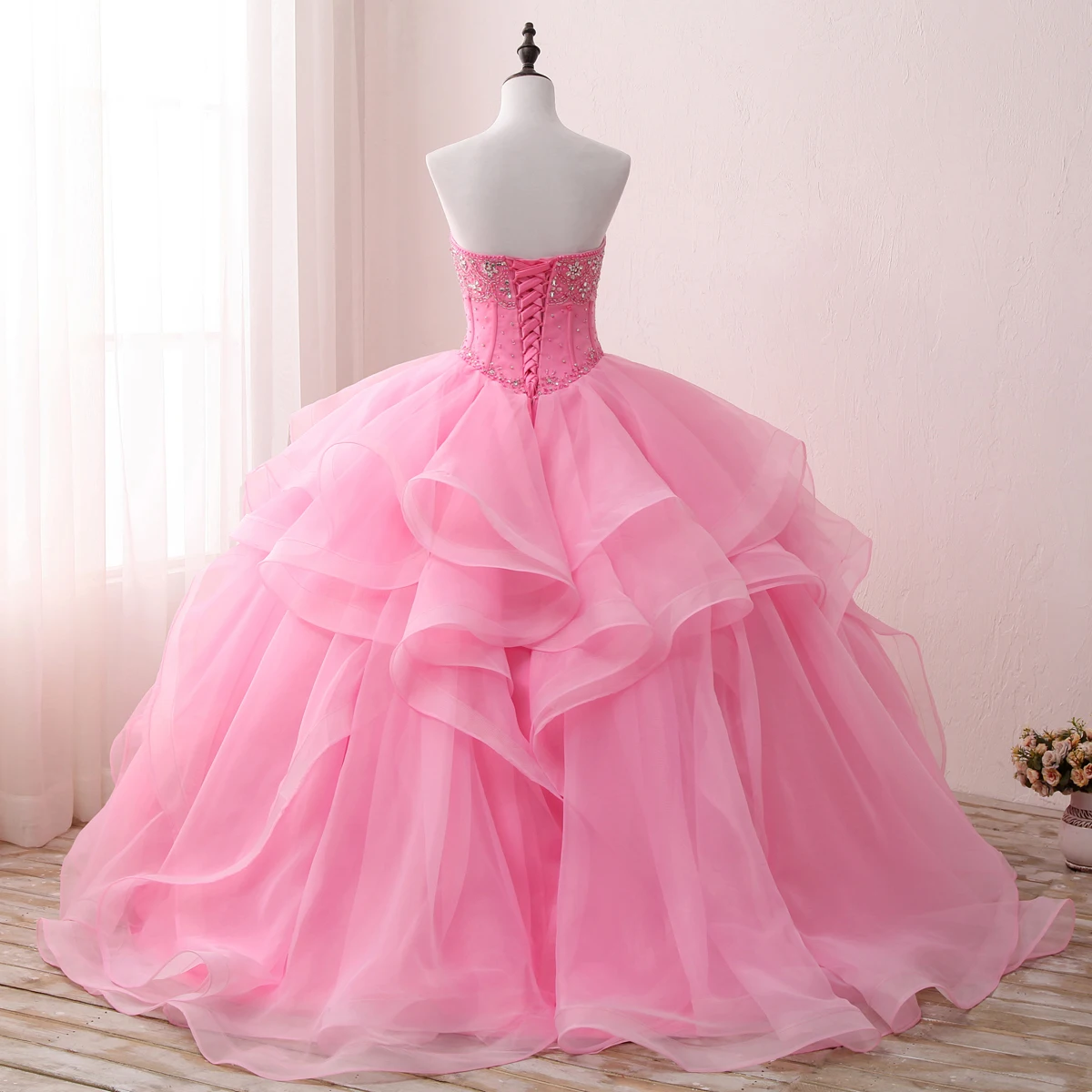 Janevini Thanh Lịch Phồng Voan Dài Quinceanera Đầm Bầu 2020 Sweetheart Đính Hạt Sweet 16 Đầm Chính Thức Thi Vũ Hội Đồ Bầu