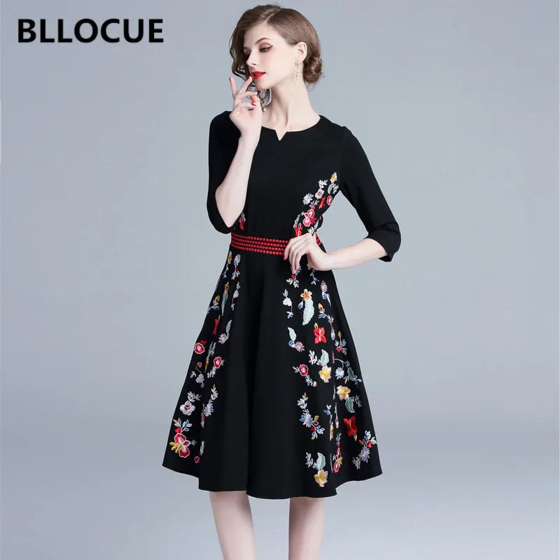 BLLOCUE New Fashion 2022 Designer Runway Dress Women's V-Neck Casual Black Flower Embroidery Contrast Color Dress Vestidos