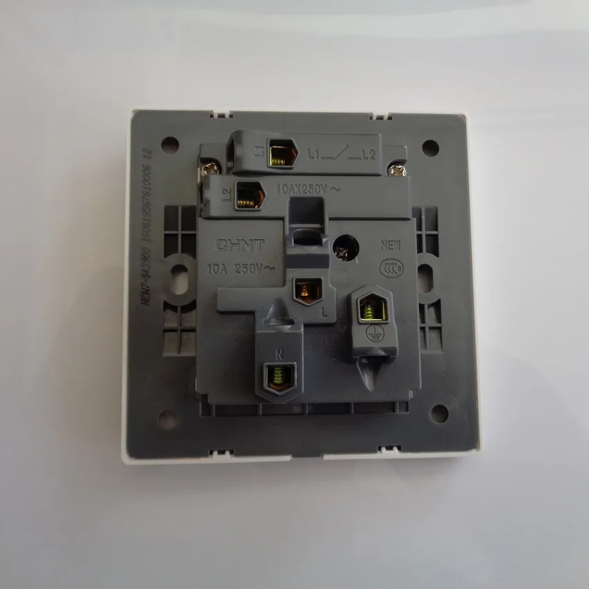 CHINT Socket Enkele Open Vijf Gat 10A 250V