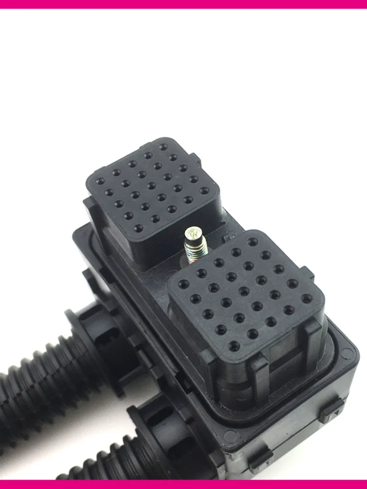 Suitable for Dongfeng Tianlong Cummins 2150 Computer Board ECU Plug 50-pin Full Line