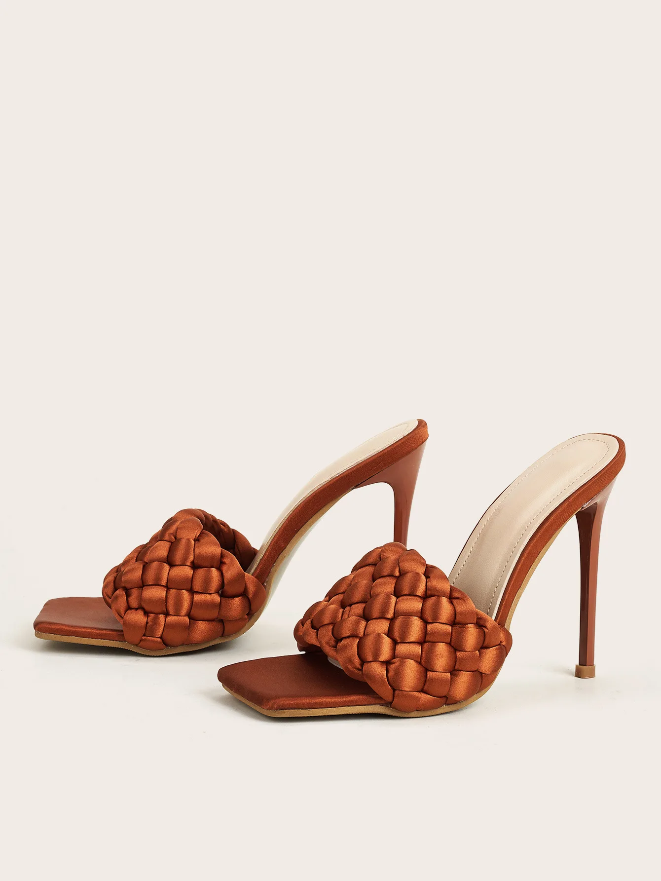 NEW 2023 Peep Toe Slippers Fashion Leisure Shallow Retro Patent Leather Alligator Pattern Stiletto Heels Ladies Shoes