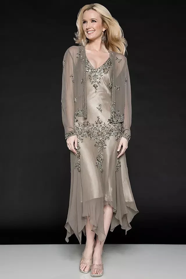 Gray Chiffon Mother of the Bride Dresses Elegant Lace Appliqued Long Sleeve Groom Dresses With Jacket 2 Pieces Plus Size Wedding