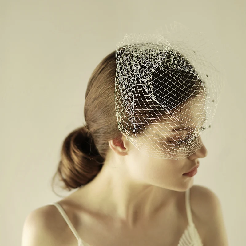 V602 Shiny short cathedral wedding veil with comb organza vintage white bridal face birdcage veil for brides