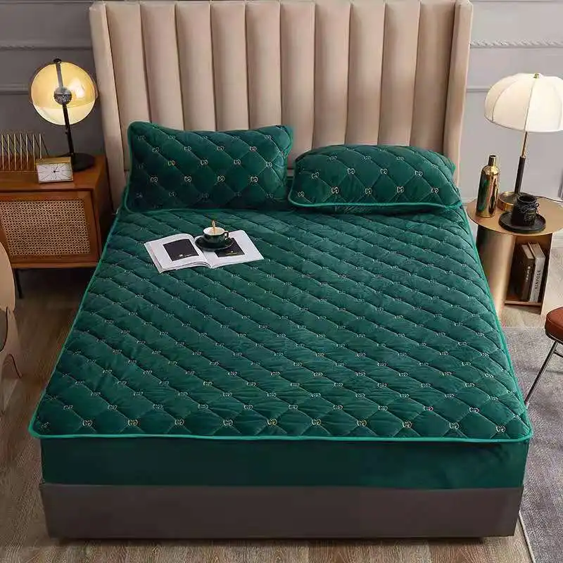 Thicken Quilted Velvet Mattress Cover Embroidered Solid Color Mattress Cover Short Plush Bed Pad Cover Not Including Pillowcase