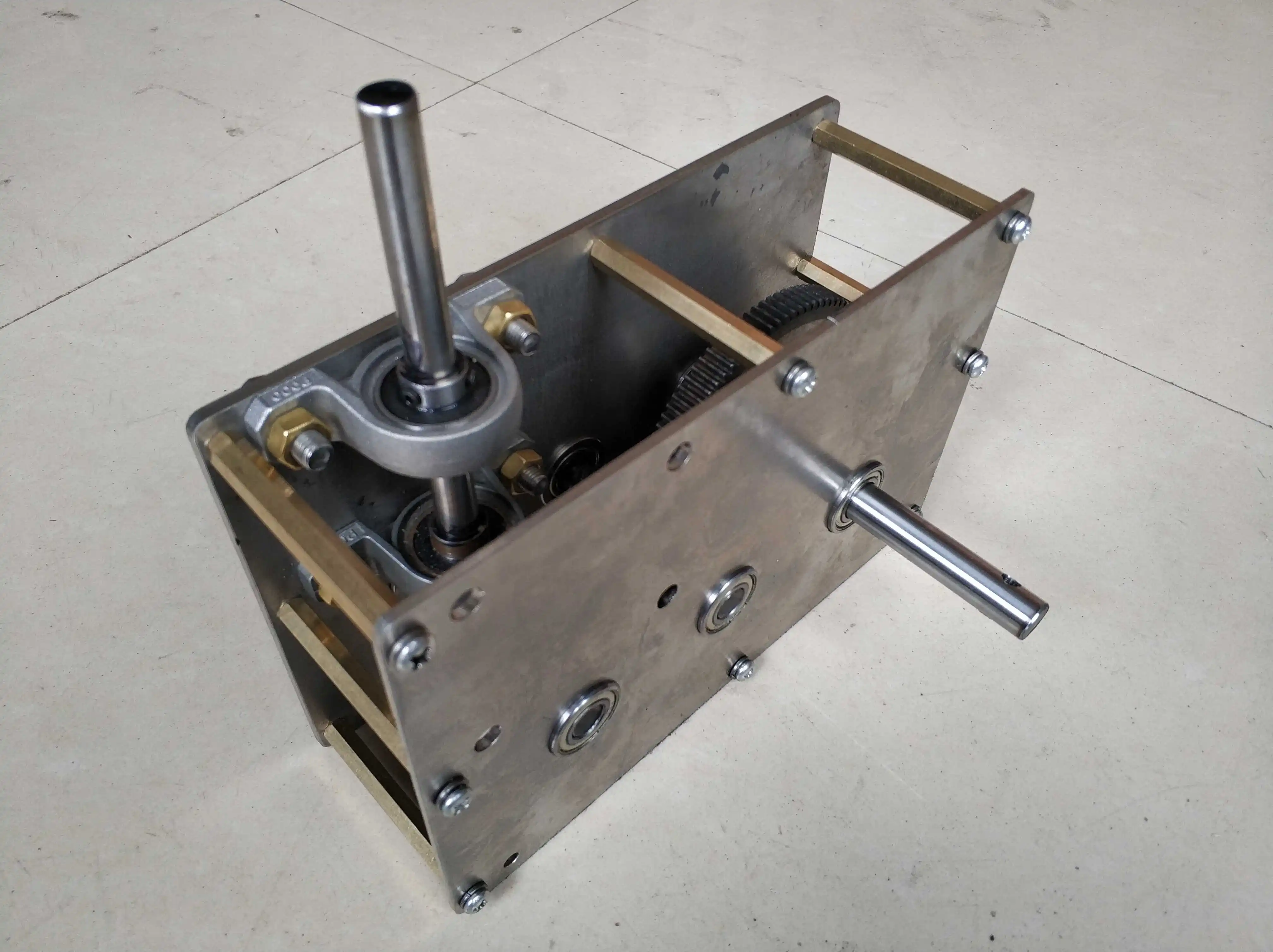 DIY metal gear box 90 degree vertical transmission gear generator