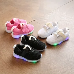 Scarpe per bambini bambini autunno bambini scarpe leggere ragazzo Sneakers luce a Led per bambina scarpa sportiva bianco nero rosa 1 2 3 4 5 6 anni