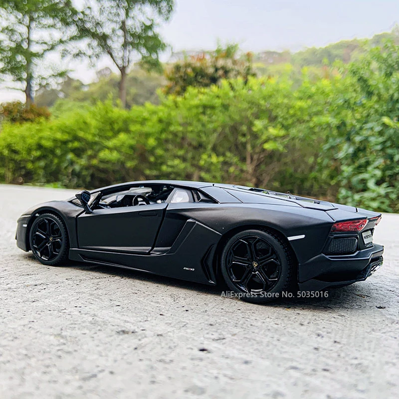 Maisto 1:24 Lamborghini Avantado LP700-4 sports simulation alloy car model crafts decoration collection toy tools gift