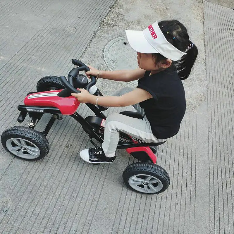 1-3 leeftijden kinderpedaal Go Kart, 4-wielige rit op auto met voetrem, fietsrotatiesysteem