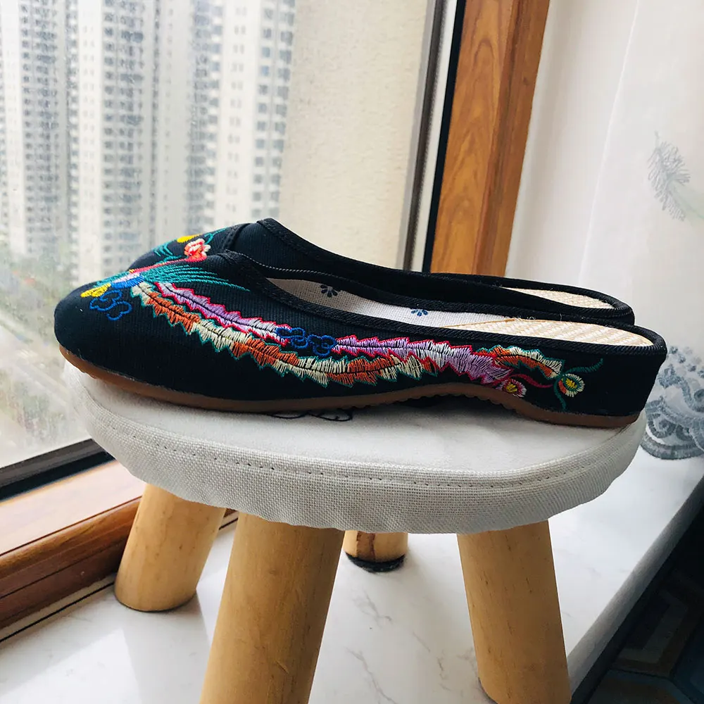 Veowalk Phoenix Embroidered Women Cotton Close Toe Flat Slippers Comfortable Summer Slides Handmade Retro Ladies Summer Shoes